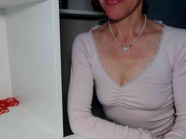 LadyL09 webcam