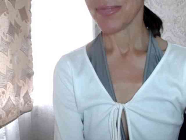 LadyL09 webcam