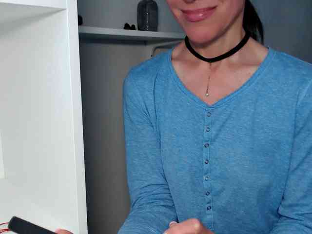 LadyL09 webcam
