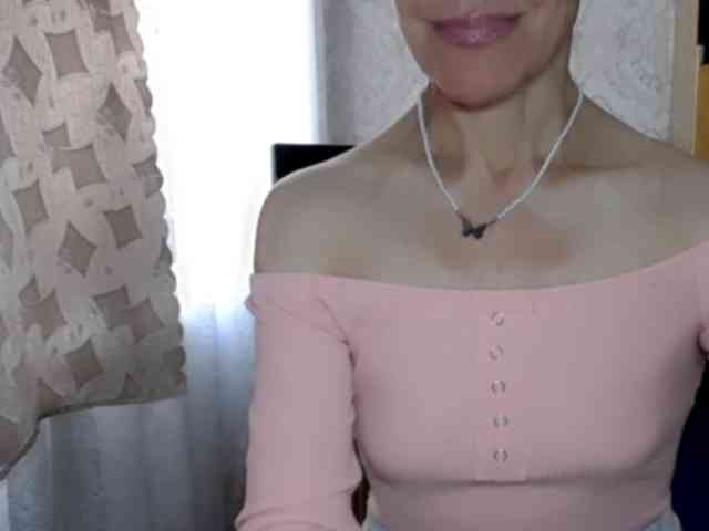 LadyL09 webcam