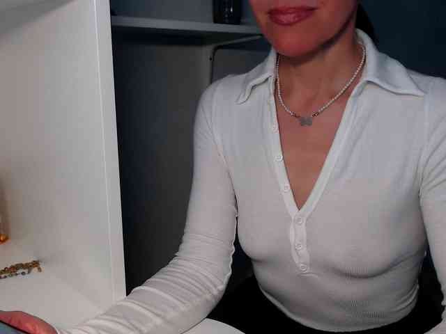LadyL09 webcam