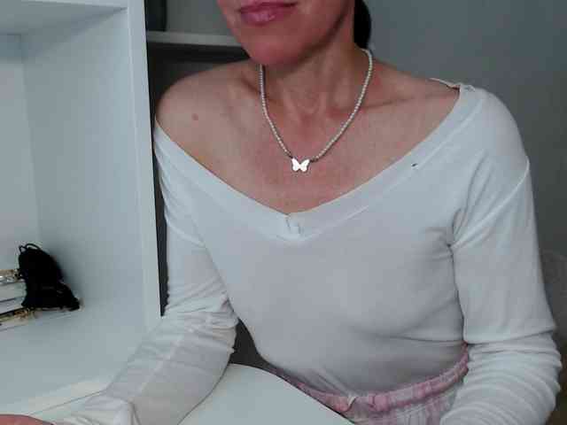 LadyL09 webcam
