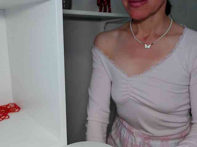 LadyL09 webcam