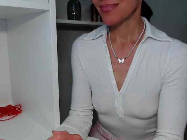LadyL09 webcam