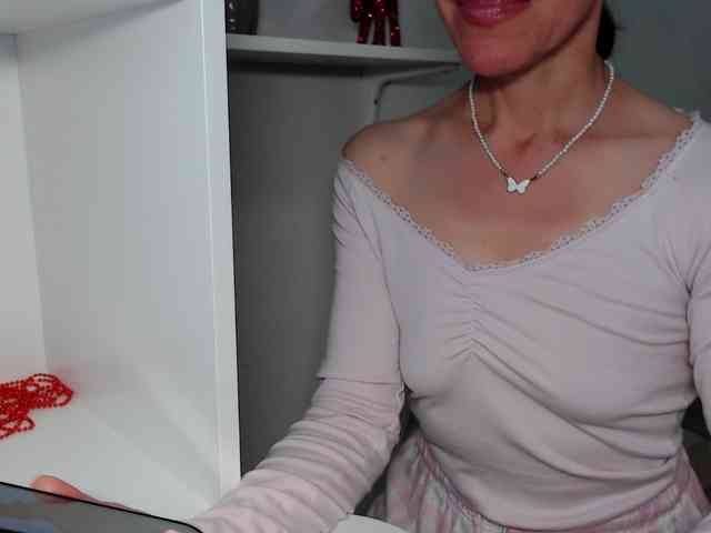 LadyL09 webcam