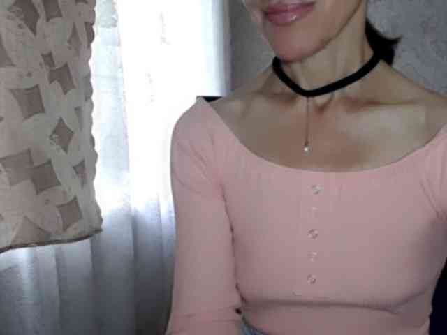 LadyL09 webcam