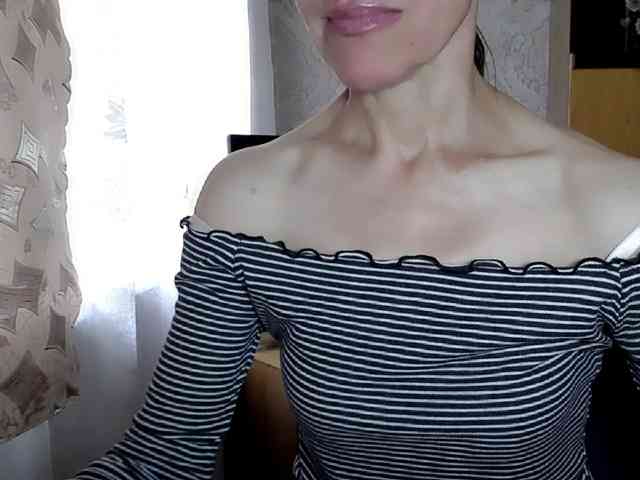 LadyL09 webcam