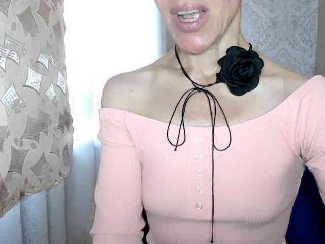LadyL09 webcam