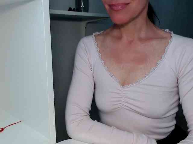 LadyL09 webcam