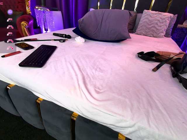 EmpressDesire live cam on BongaCams
