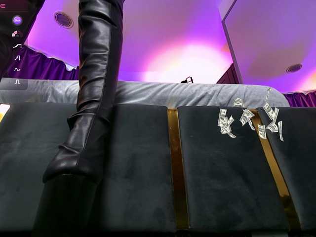 EmpressDesire live cam on BongaCams