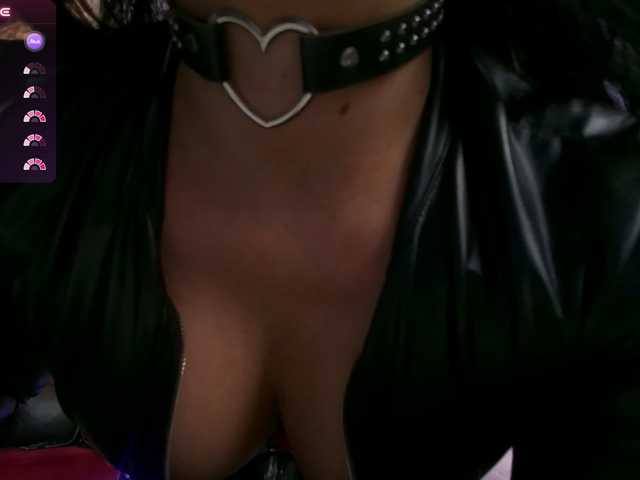 EmpressDesire live cam on BongaCams