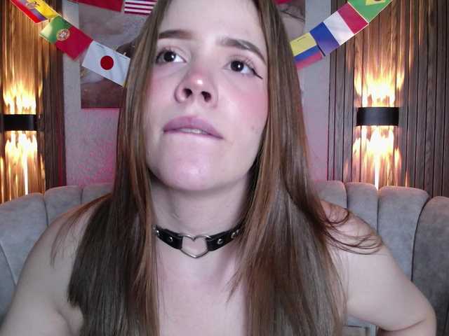 PrettyAriel live cam on BongaCams