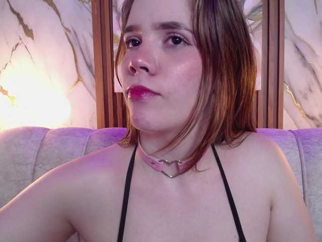 PrettyAriel live cam on BongaCams