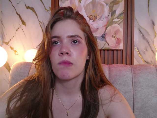 PrettyAriel live cam on BongaCams