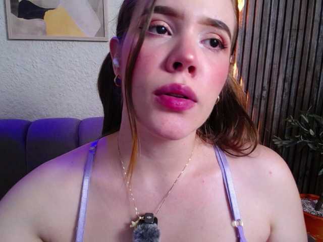 PrettyAriel live cam on BongaCams