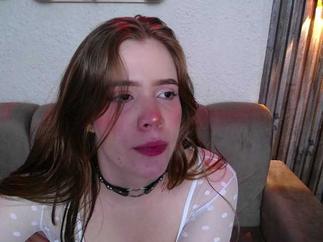 PrettyAriel live cam on BongaCams