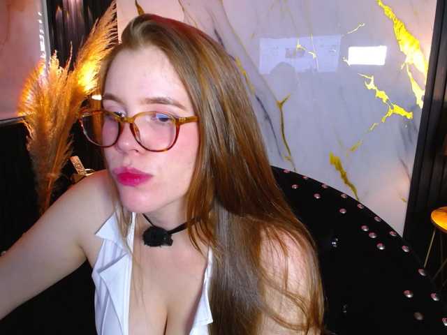 PrettyAriel live cam on BongaCams