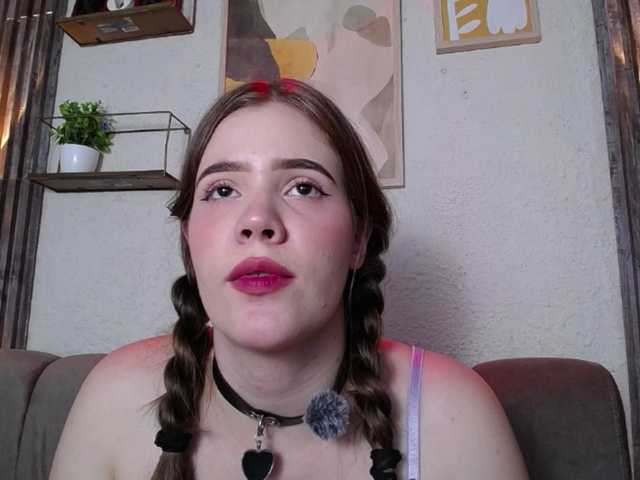 PrettyAriel live cam on BongaCams