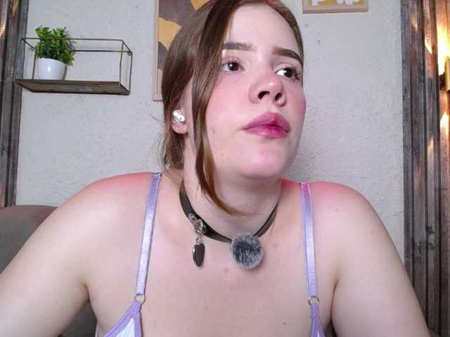 PrettyAriel live webcam show