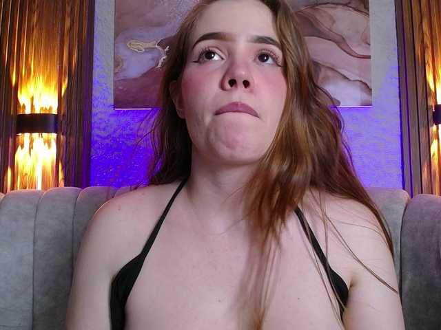 PrettyAriel live cam on BongaCams