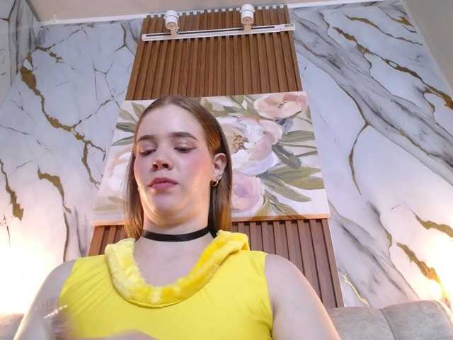 PrettyAriel live cam on BongaCams