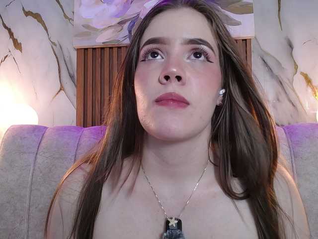 PrettyAriel live cam on BongaCams