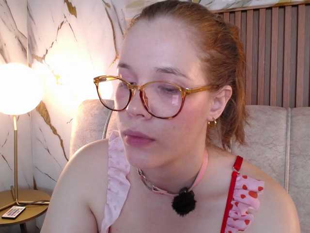 PrettyAriel live cam on BongaCams
