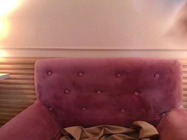 PrettyAriel — live female cam