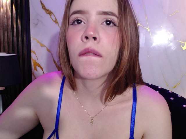 PrettyAriel live cam on BongaCams