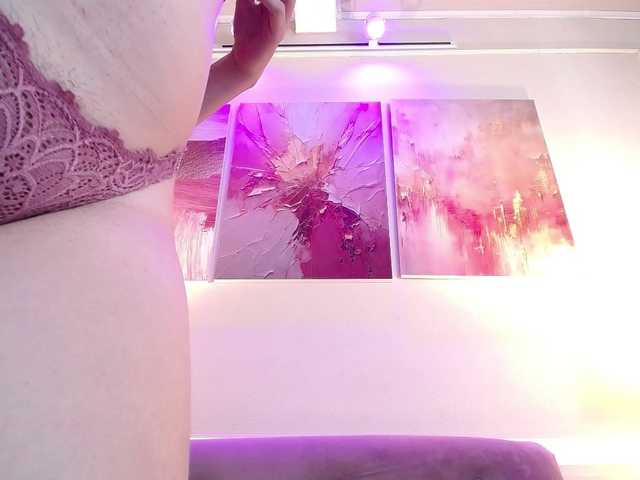 PrettyAriel live cam on BongaCams