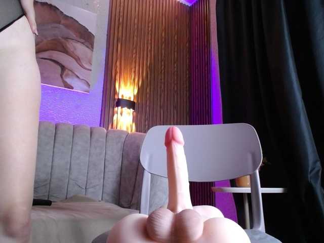 PrettyAriel live cam preview