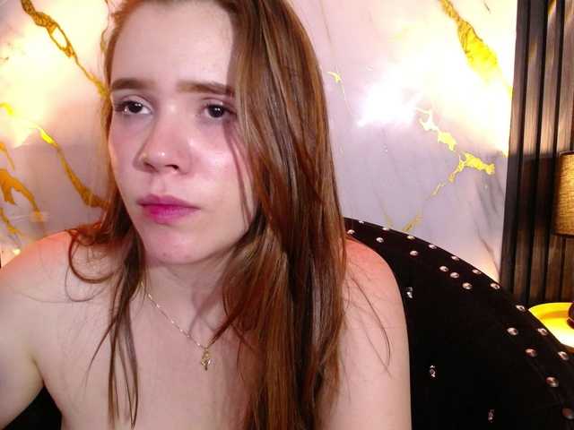 PrettyAriel live cam on BongaCams