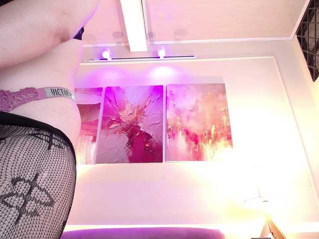 PrettyAriel live cam on BongaCams