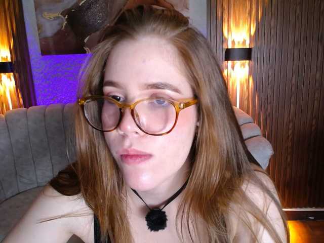PrettyAriel live cam preview