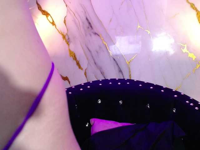 PrettyAriel live cam on BongaCams