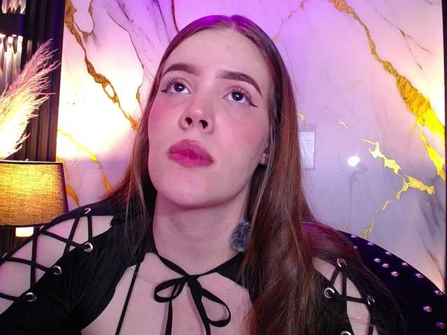 PrettyAriel live cam on BongaCams