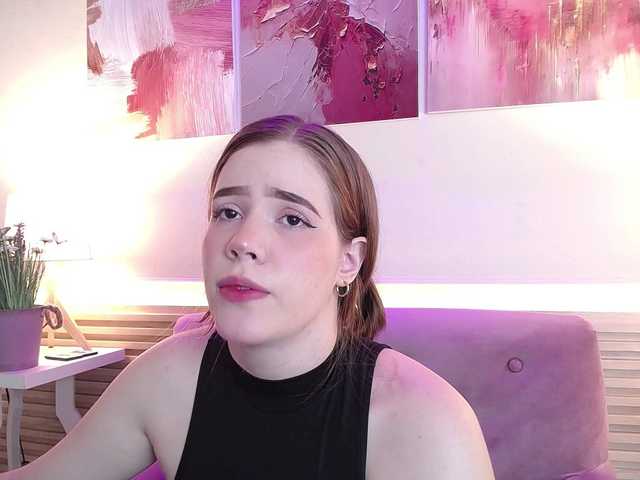 PrettyAriel live cam on BongaCams