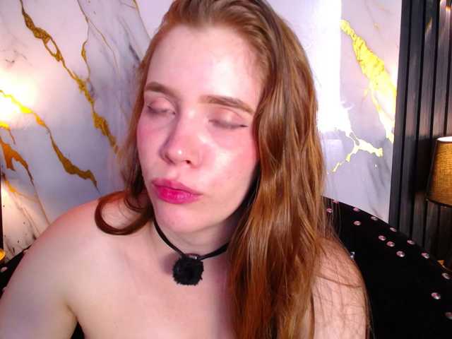 PrettyAriel live cam on BongaCams