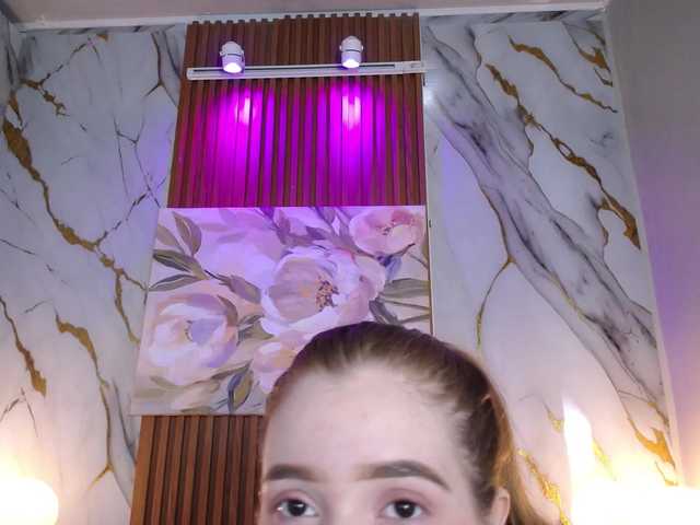 PrettyAriel live cam on BongaCams