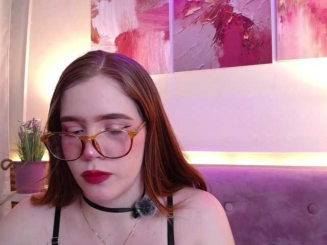 PrettyAriel live cam on BongaCams