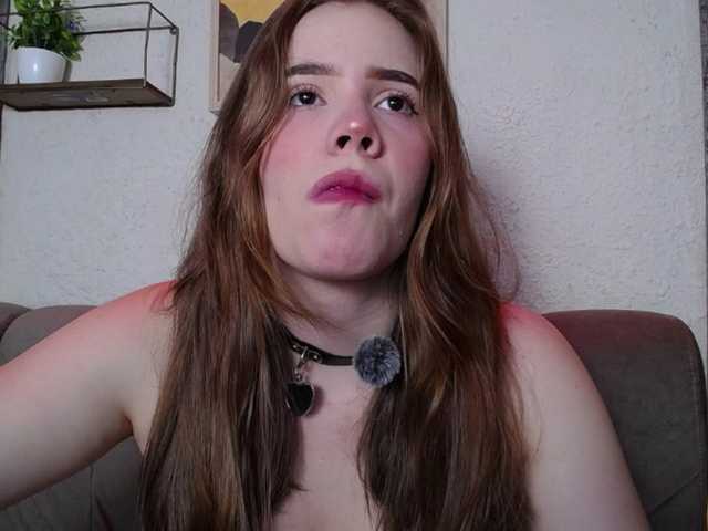 PrettyAriel live webcam show