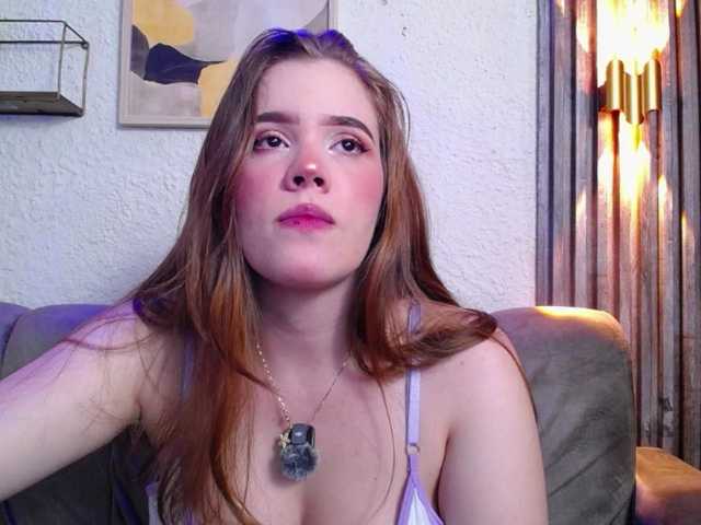 PrettyAriel live cam on BongaCams
