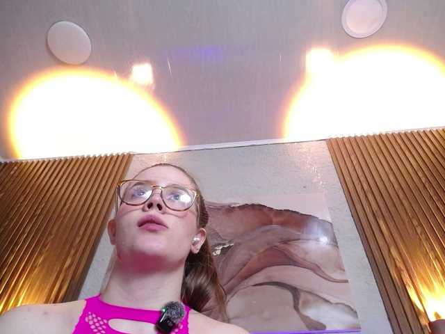 PrettyAriel live cam on BongaCams