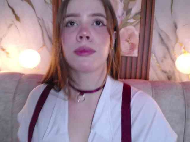 PrettyAriel webcam