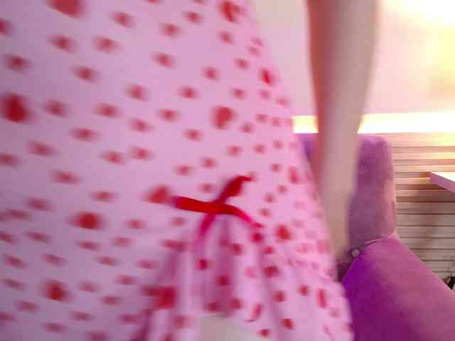 PrettyAriel webcam