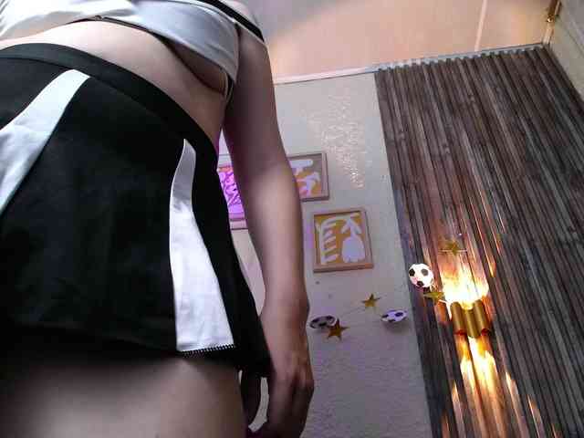 PrettyAriel webcam