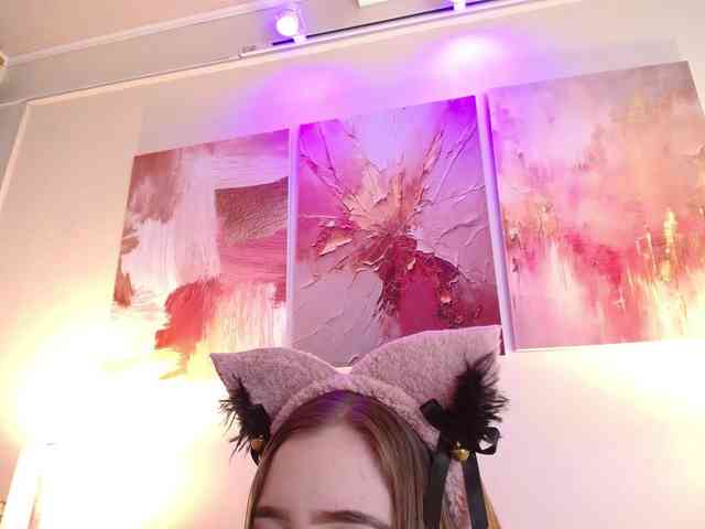 PrettyAriel webcam
