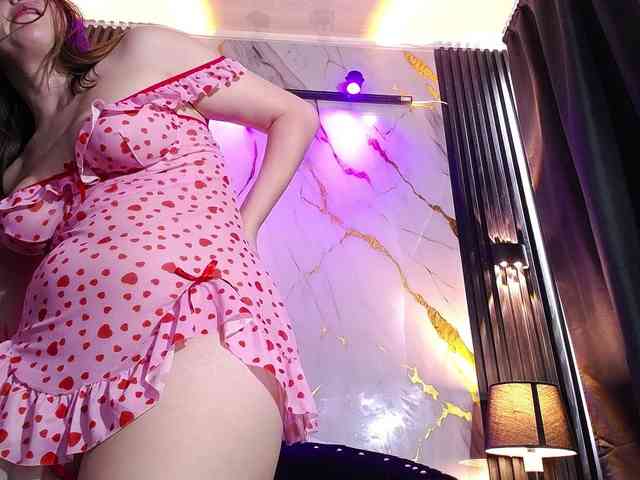 PrettyAriel webcam