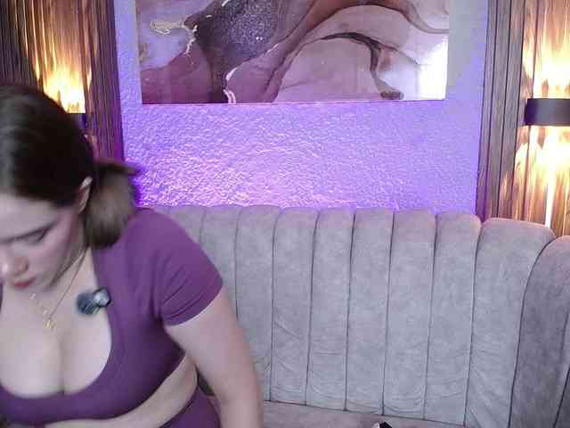 PrettyAriel webcam